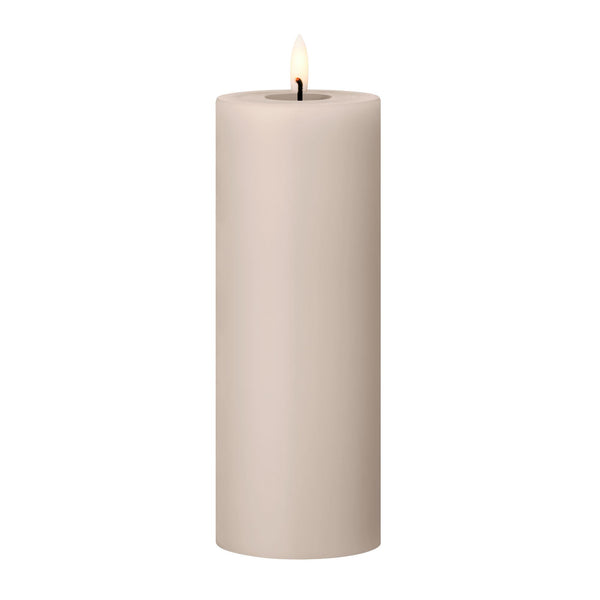 Ester & Erik, LED pilarikynttilä, 20cm, soil green - kynttilänjalat ja kynttilät Spazio