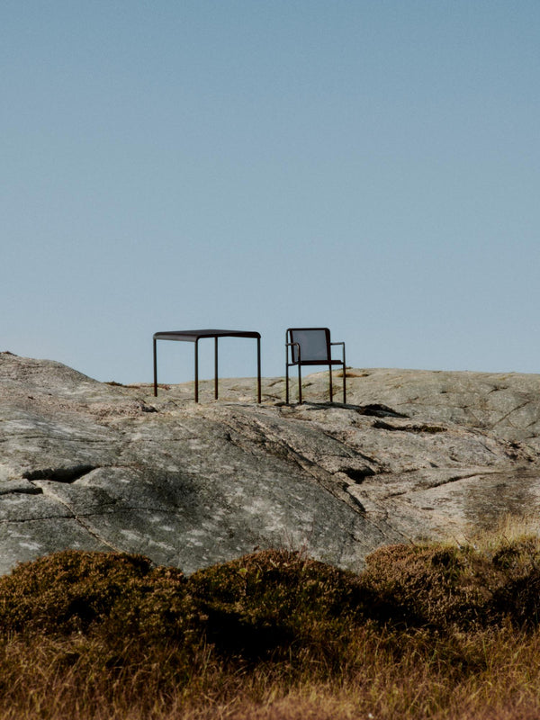 Ferm Living Dapple ruokapöytä 160x90cm tummanruskea - pöydät Spazio