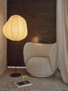 Ferm Living Rico pyörivä nojatuoli soft boucle luonnonvalkoinen/hiekka - nojatuolit ja rahit Spazio