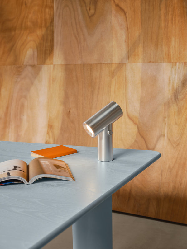 Muuto Beam ladattava pöytävalaisin alumiini - Ladattavat valaisimet Spazio