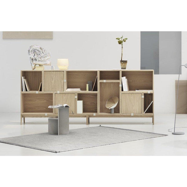 Muuto, Stacked 2.0 hyllymoduuli taustalevyllä, iso Hyllyt Muuto