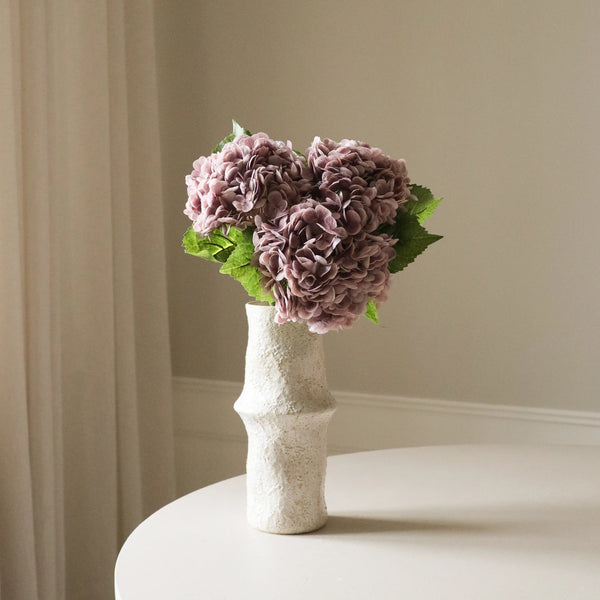 Botane Hortensian kukka, vaaleanvioletti vaasissa - tekokukat Spazio