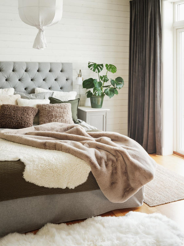 Fluffy Torkkupeite ja tyynyt, Beige - Spazio
