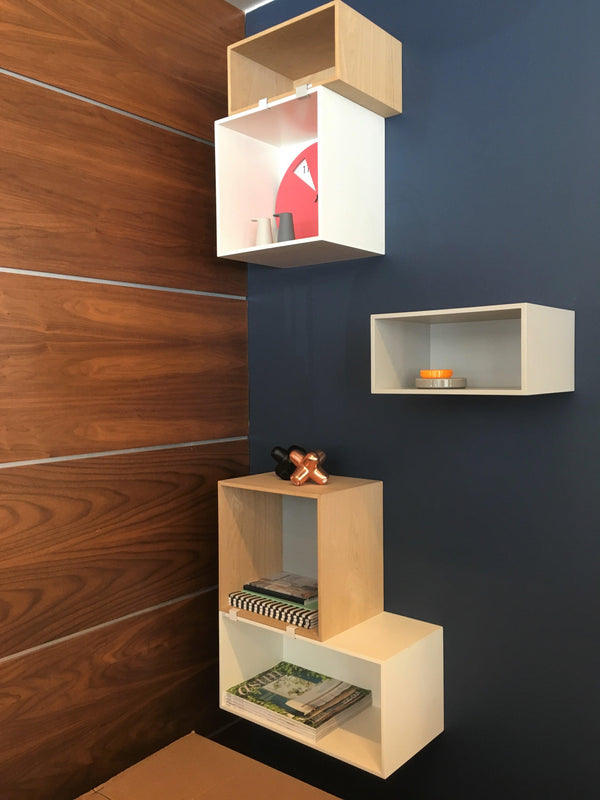 Mini Stacked 2.0 hyllymoduuli taustalevyllä, keskikokoinen, vaaleanharmaa - Spazio