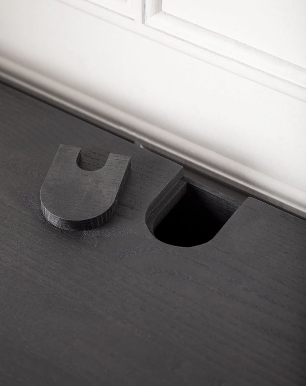 Kristensen & Kristensen Velvet HIFI tv-taso 185 cm matala Musta - Säilytyskalusteet Spazio