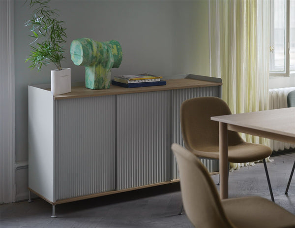 Muuto Enfold senkki 148 cm harmaa tammi - Säilytyskalusteet Spazio