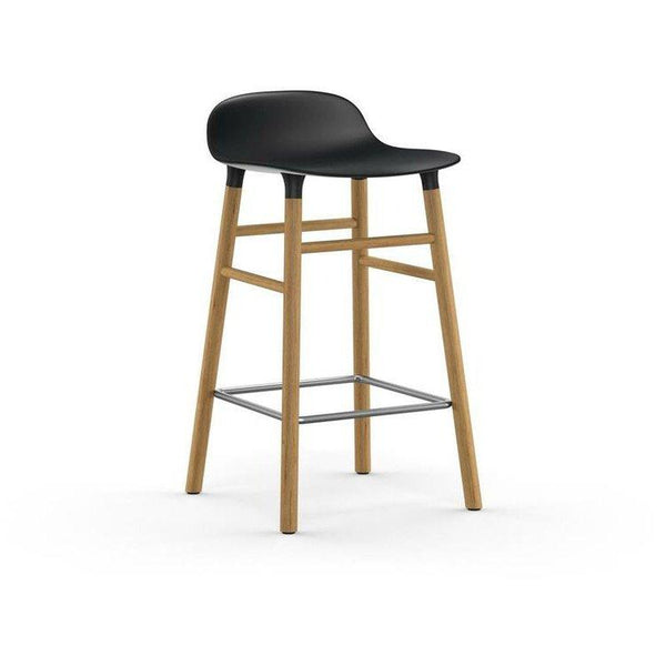 Normann Copenhagen, Form-baarituoli, musta, tammi - Tuolit Spazio